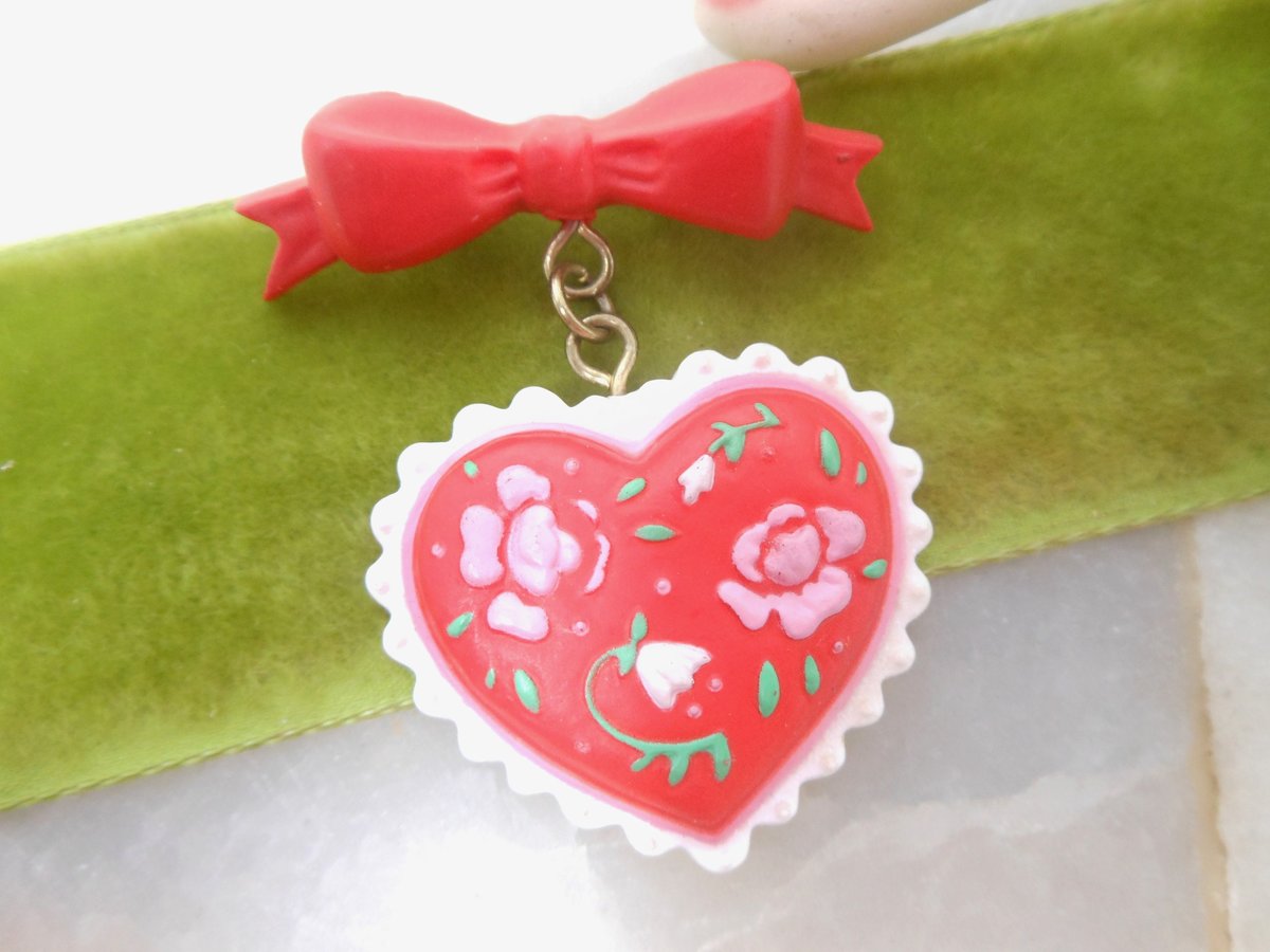 Vintage Valentine Heart Pin Brooch Resin Plastic Dangle Charm Pink Rose Love Romance Gift, VivianJoel.com