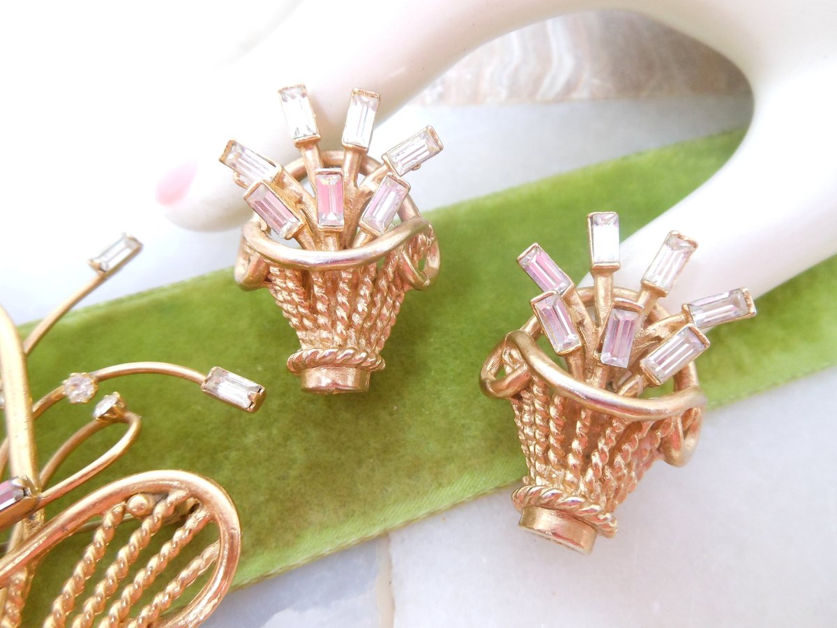Vintage Rhinestone Brooch Basket Earring SET Clip On Flower Pin Gold Plate Jewelry Gift Mid Century, VivianJoel.com