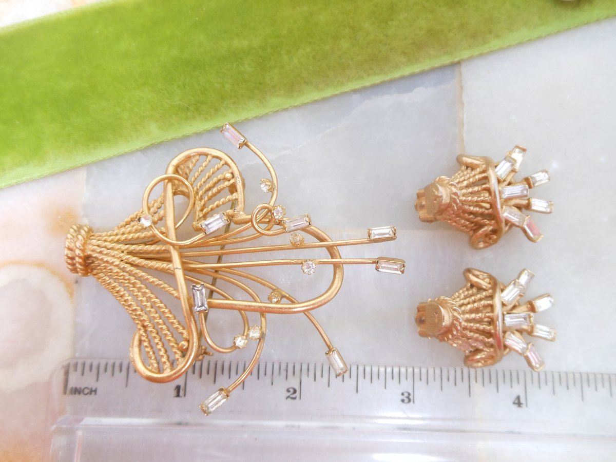 Vintage Rhinestone Brooch Basket Earring SET Clip On Flower Pin Gold Plate Jewelry Gift Mid Century, VivianJoel.com