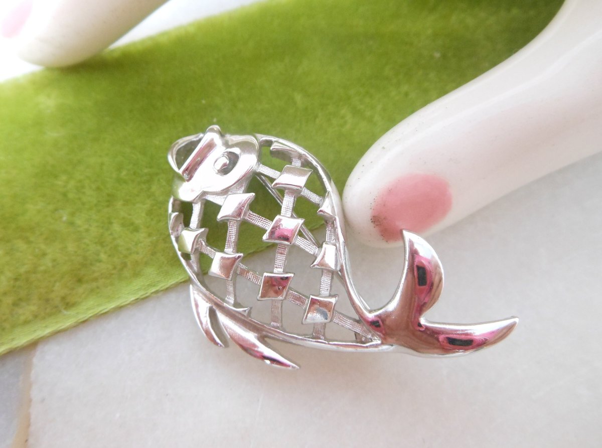 Vintage TRIFARI Brooch Fish Koi Pin Figural Silver Tone Pisces Tropical Coastal Designer Jewelry Mid Century, VivianJoel.com