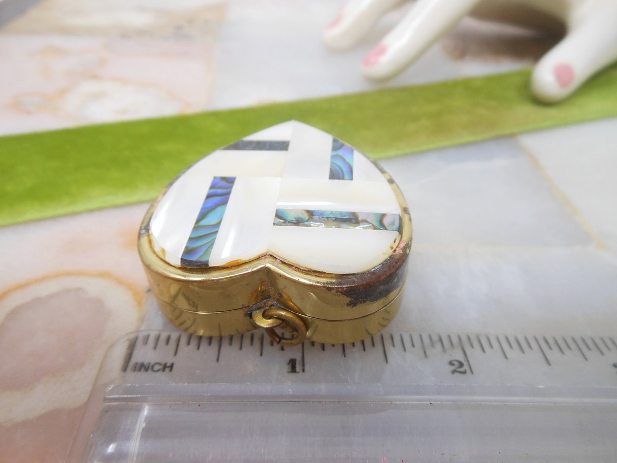 Vintage Miniature Music Box Charm Chunky Pendant Heart SANKYO Japan Love Story Theme Mid Century Jewelry Gift, VivianJoel.com