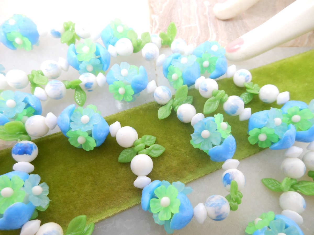 Vintage Plastic Lei Flower Necklace Garland Bead Daisy Flower Cluster Mix Blue Green Long 36" MOD Mid Century Jewelry Gift, VivianJoel.com