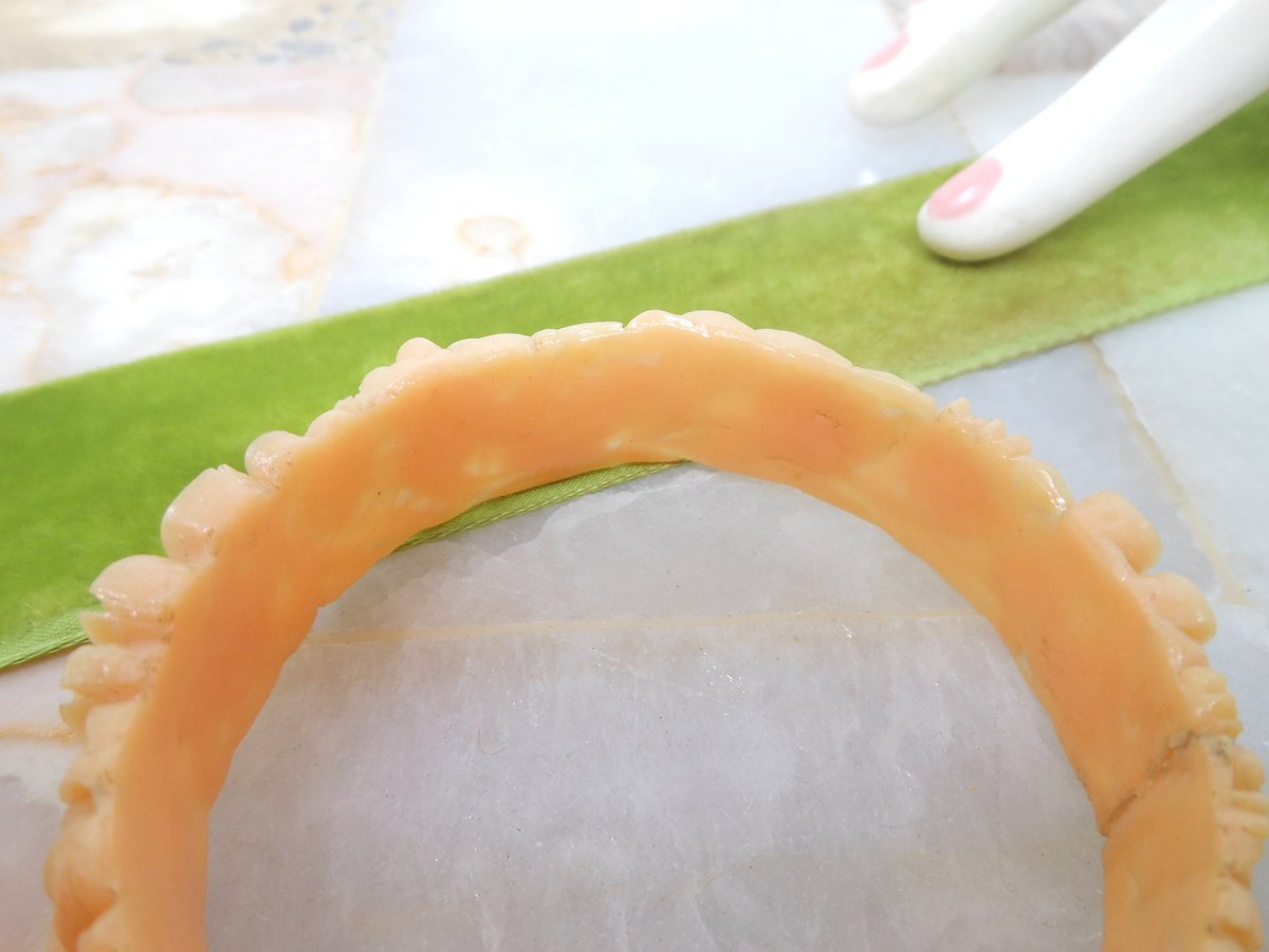 Vintage Celluloid Flower Garland Bangle Bracelet Carved Molded Art Deco Bakelite Era Mid Century Jewelry, VivianJoel.com