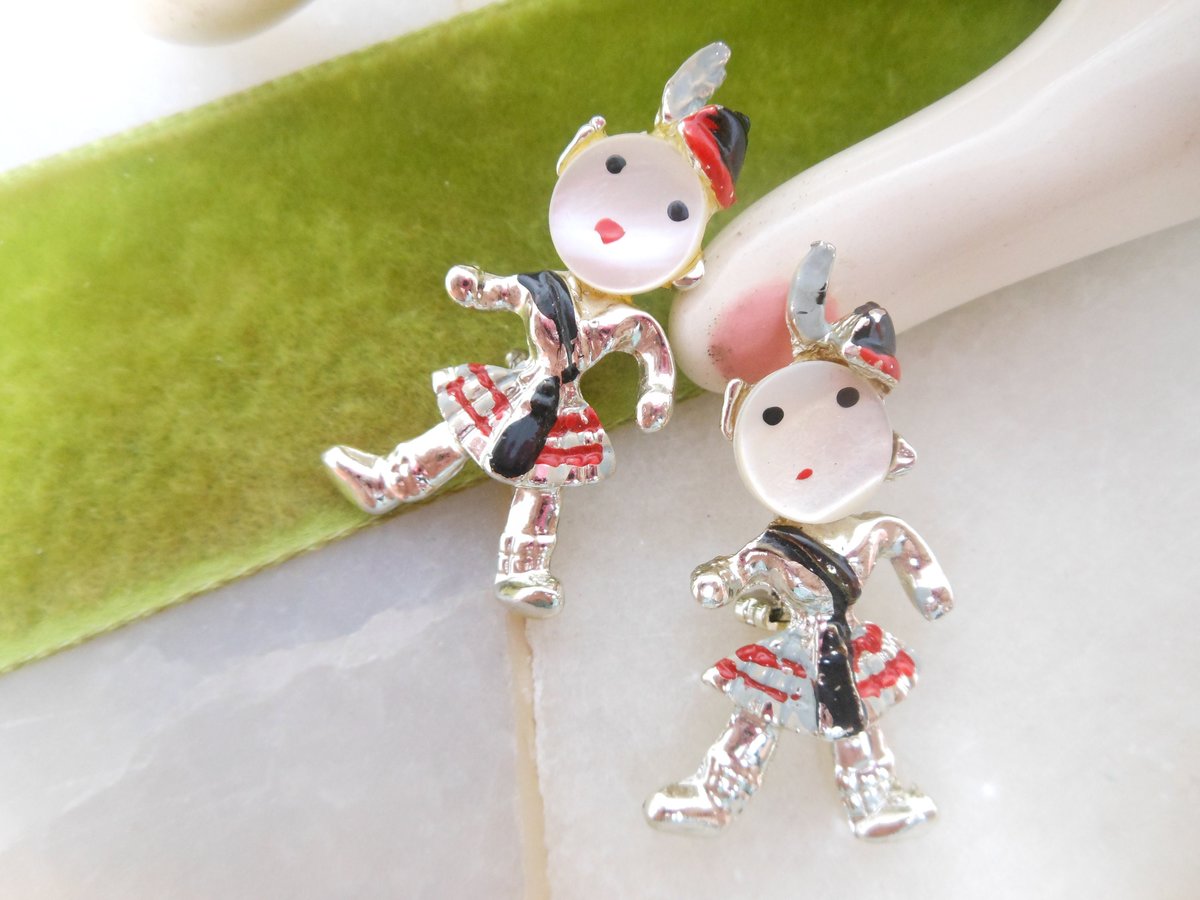 Vintage People Kilt Scatter Pin Set Enamel Mid Century Figural Brooch UK Scot Souvenir Kitsch Jewelry Gift, VivianJoel.com