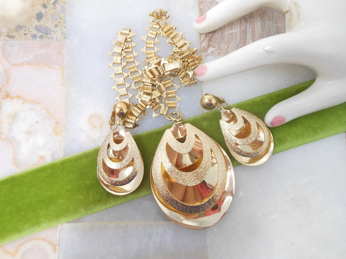 Vintage SARAH COVENTRY Necklace SET Huge Pendant Statement Dangle Earrings Designer Book Chain Mid Century Jewelry, VivianJoel.com