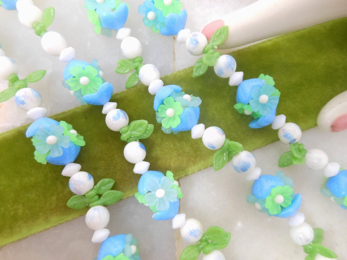 Vintage Plastic Lei Flower Necklace Garland Bead Daisy Flower Cluster Mix Blue Green Long 36" MOD Mid Century Jewelry Gift, VivianJoel.com