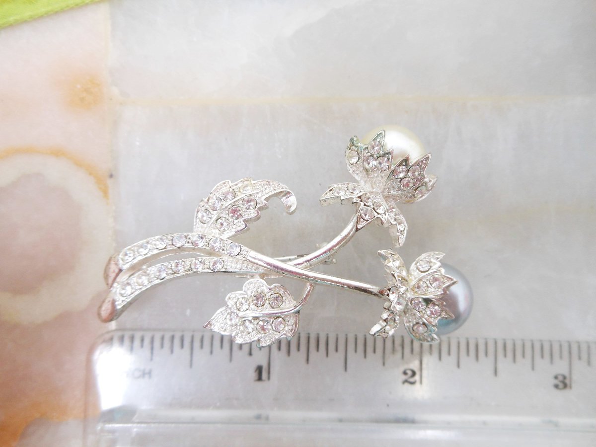 Vintage AVON Flower Brooch Rhinestone Faux Pearl Classic Designer Jewelry Gift, VivianJoel.com