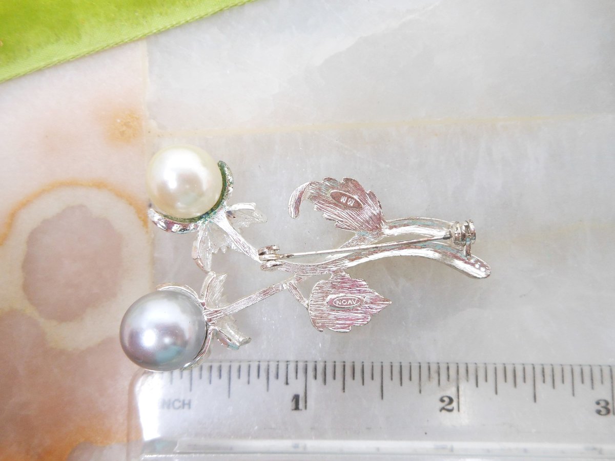 Vintage AVON Flower Brooch Rhinestone Faux Pearl Classic Designer Jewelry Gift, VivianJoel.com