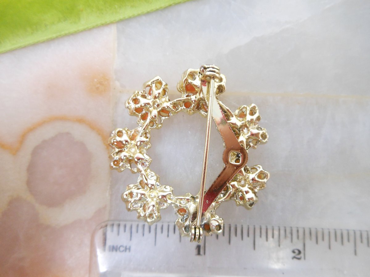 Vintage Coral Peridot Wreath Brooch Flower Pin Circle Retro Beach Tiki Tropical Mid Century Jewelry Gift, VivianJoel.com