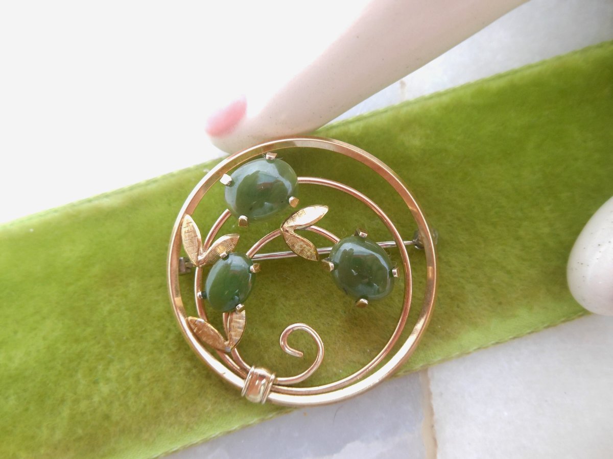 Vintage KREMENTZ Brooch Jade Flower Designer Pin Petite Circle Gold Overlay Mid Century Jewelry Gift, VivianJoel.com