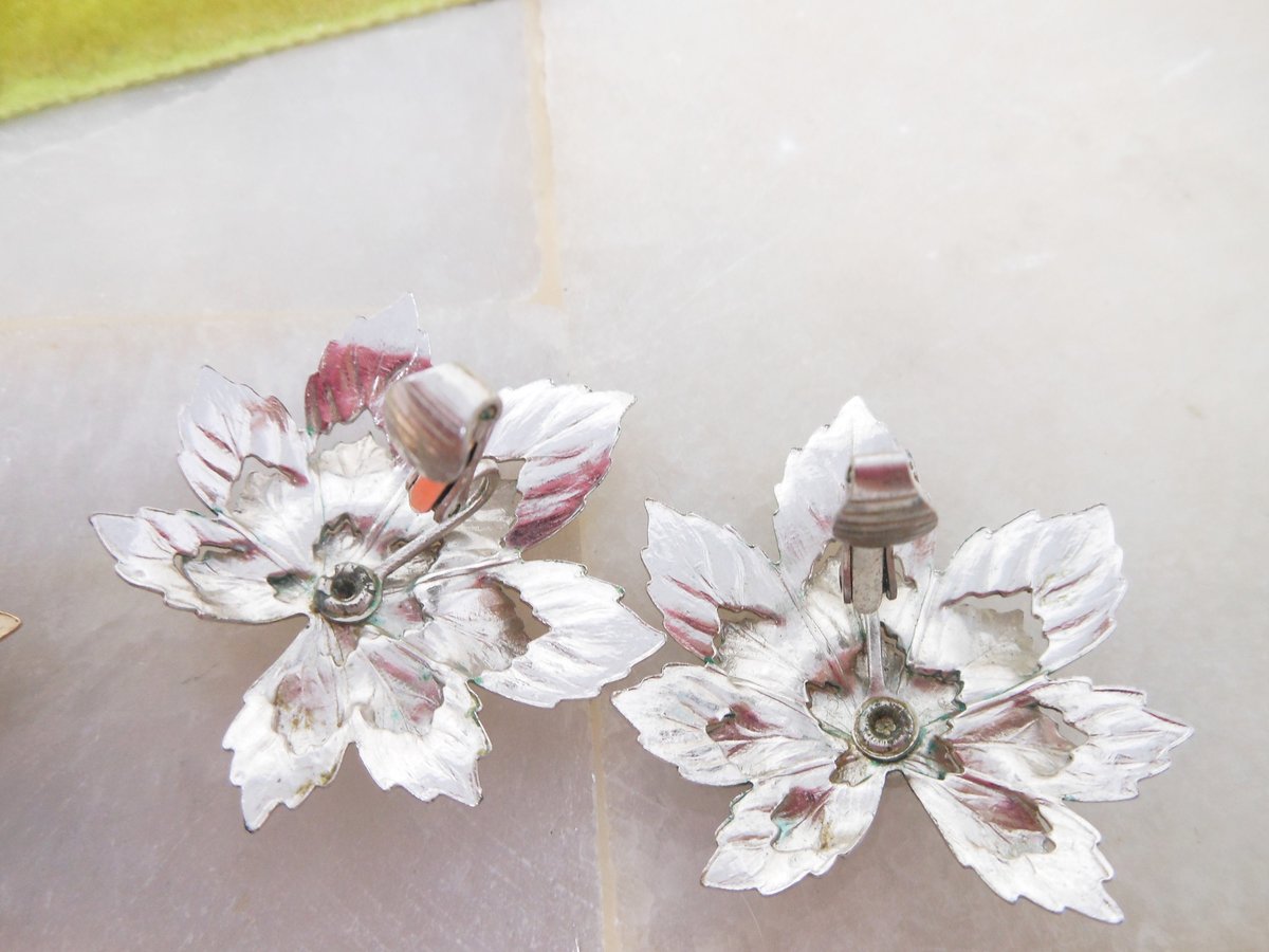 Vintage SARAH COVENTRY Brooch Earring SET Leaf Pin 1960s Gold and Silver Mix Designer Mid Century Jewelry Gift, VivianJoel.com