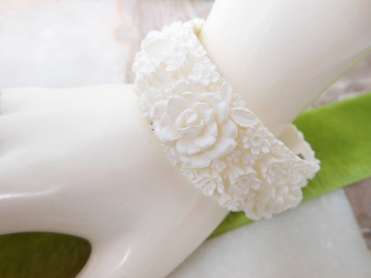 Vintage Flower Bracelet Clamper Hinged Cuff Bridal Wedding Cake Plastic Celluloid Featherlite Small Size Mid Century, VivianJoel.com
