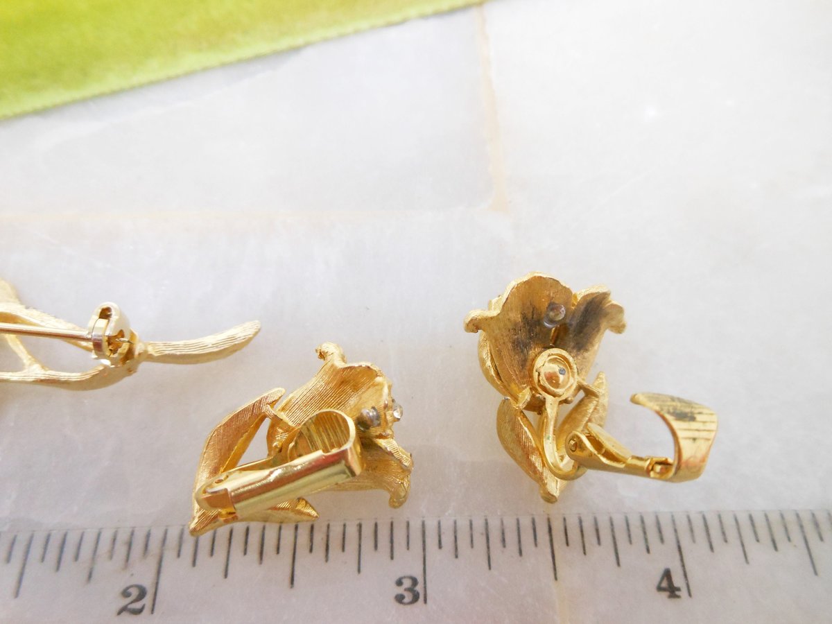 Vintage CAPRI Flower Brooch Earrings Set Rose Pin Rhinestone Clip On Gold Plate Designer Jewelry Gift Mid Century, VivianJoel.com