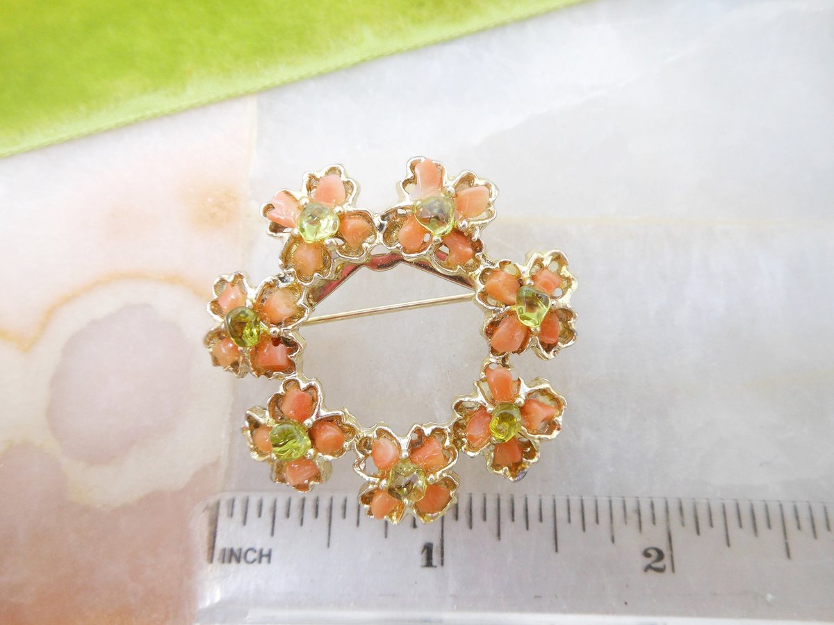 Vintage Coral Peridot Wreath Brooch Flower Pin Circle Retro Beach Tiki Tropical Mid Century Jewelry Gift, VivianJoel.com