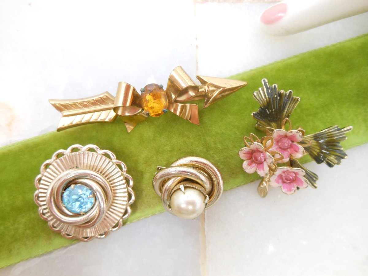 Vintage CORO LOT 4 Pink Flower Pin Gold Arrow Brooch Designer Rhinestone Enamel Bouquet Mid Century Jewelry Gift, VivianJoel.com