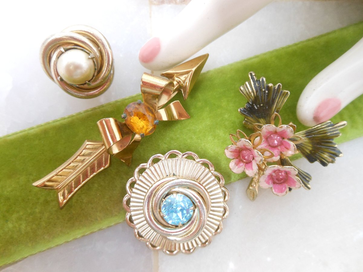 Vintage CORO LOT 4 Pink Flower Pin Gold Arrow Brooch Designer Rhinestone Enamel Bouquet Mid Century Jewelry Gift, VivianJoel.com