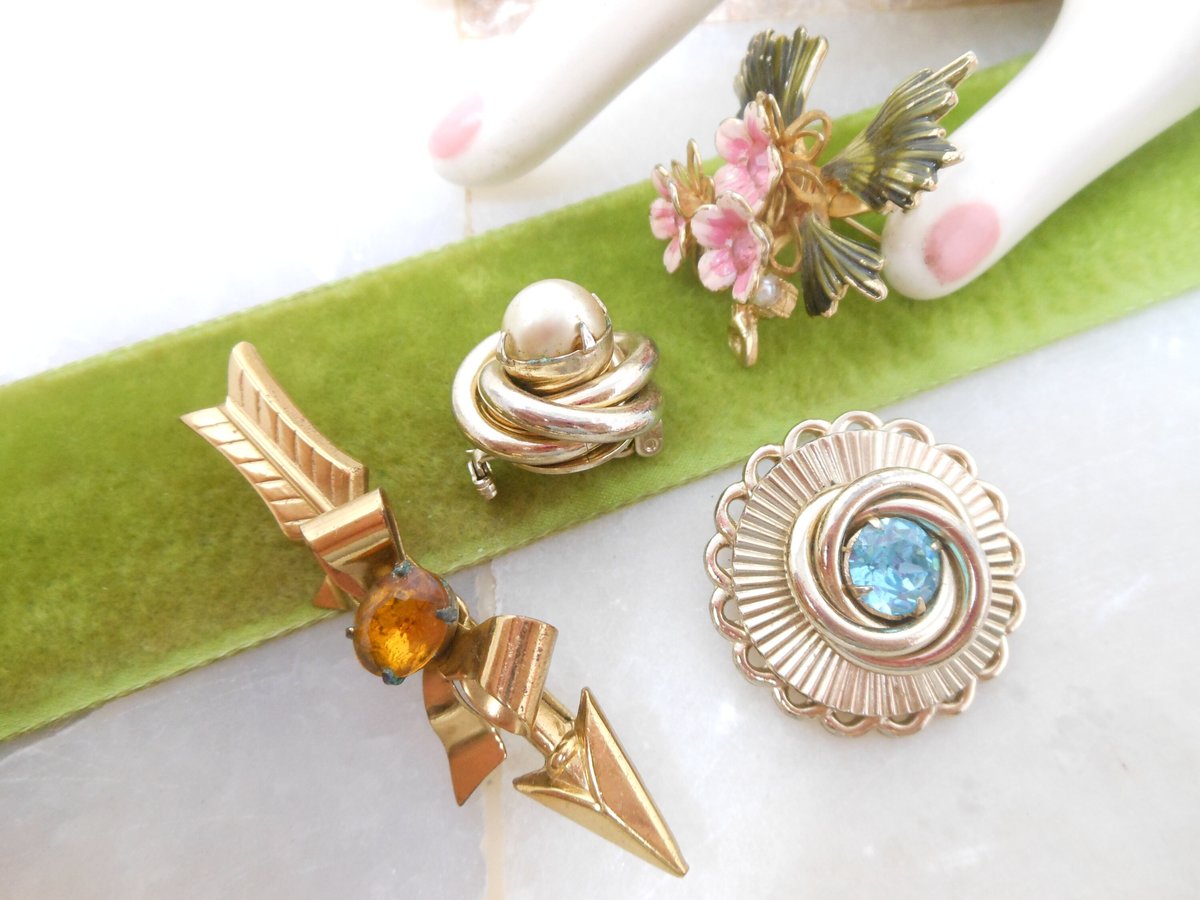 Vintage CORO LOT 4 Pink Flower Pin Gold Arrow Brooch Designer Rhinestone Enamel Bouquet Mid Century Jewelry Gift, VivianJoel.com