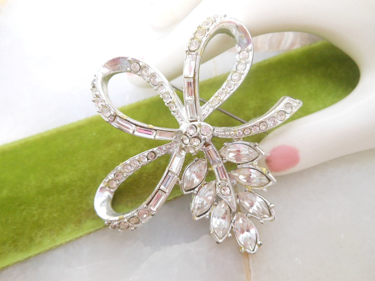 Vintage Rhinestone Bow Pin Flower Brooch Clear Ice Crystal Mid Century Wedding Bouquet Jewelry Gift, VivianJoel.com