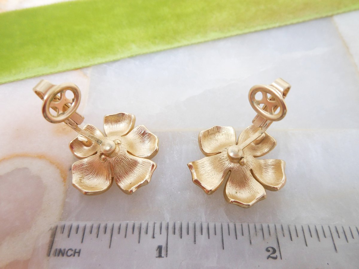 Vintage Crown TRIFARI Earrings Designer Flower Bow Ribbon Gold Plate Mid Century Jewelry Gift, VivianJoel.com