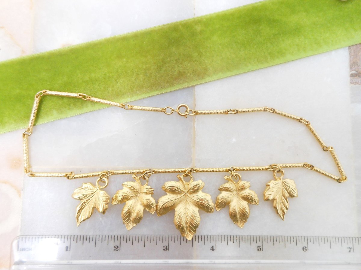 Vintage Leaf Charm Pendant Necklace Maple Dangle Collar Chain  Gold Tone Plate Mid Century Jewelry Gift, VivianJoel.com