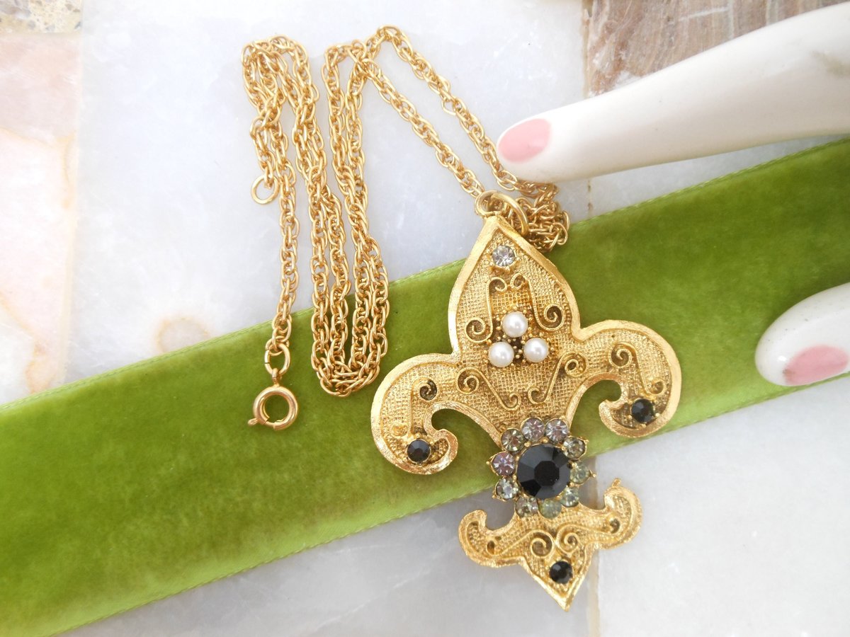 Vintage Fleur De Lis Pendant Necklace Rhinestone Faux Pearl Mogul Regency Revival Mid Century Jewelry Gift, VivianJoel.com