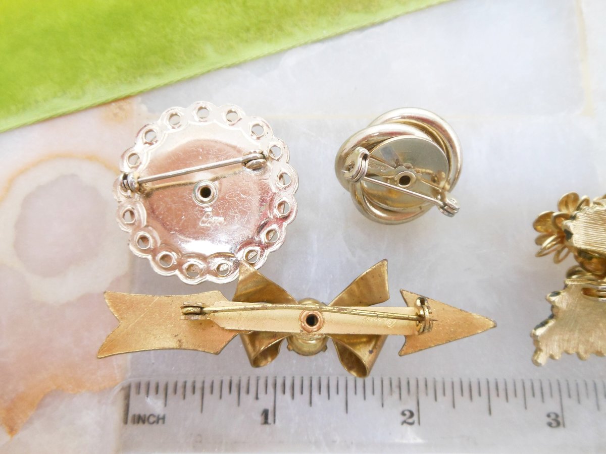 Vintage CORO LOT 4 Pink Flower Pin Gold Arrow Brooch Designer Rhinestone Enamel Bouquet Mid Century Jewelry Gift, VivianJoel.com