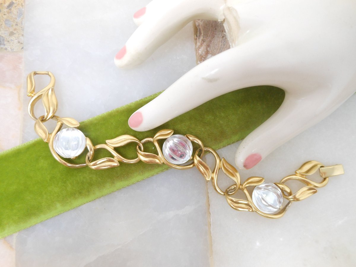 Vintage TRIFARI TM Bracelet Jelly Belly Melon Lucite Matte Gold Plate Chain Classic Designer Mid Century Jewelry Gift, VivianJoel.com