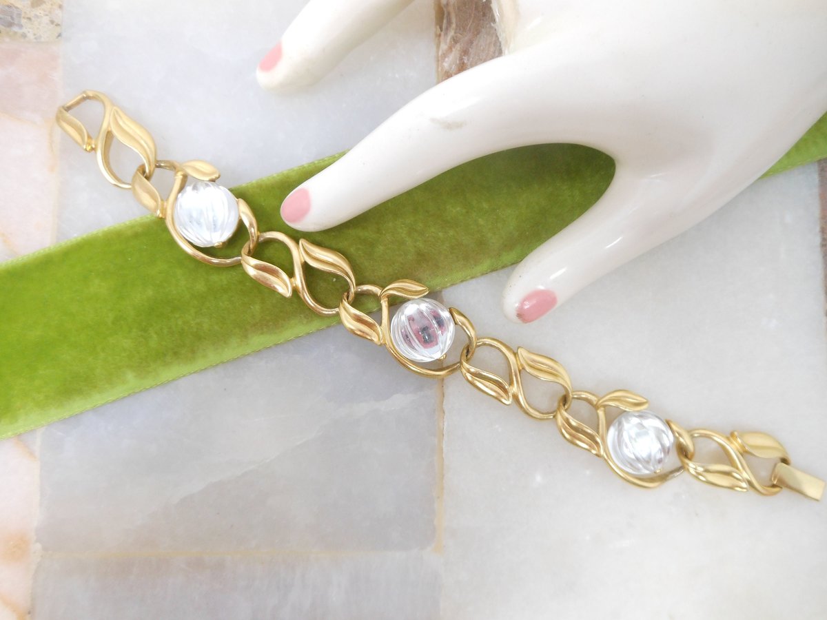 Vintage TRIFARI TM Bracelet Jelly Belly Melon Lucite Matte Gold Plate Chain Classic Designer Mid Century Jewelry Gift, VivianJoel.com