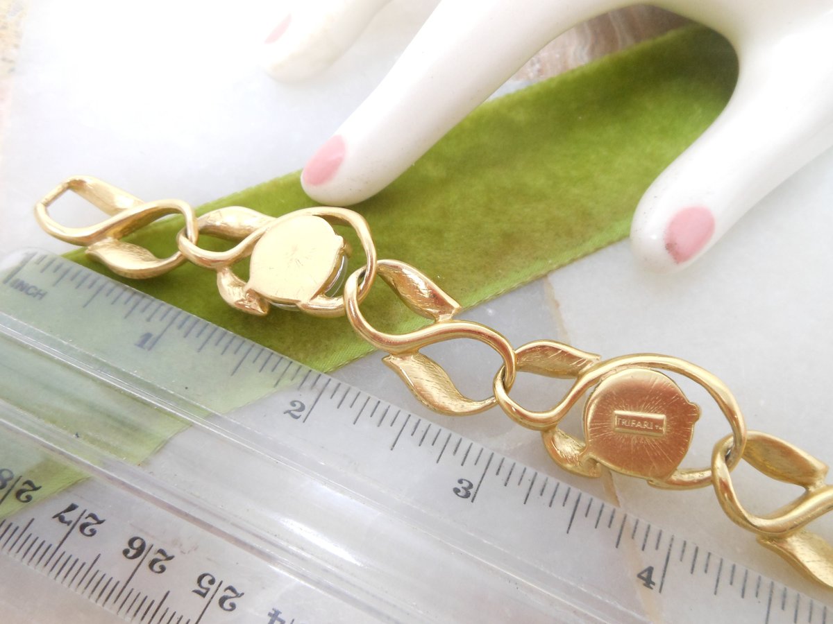 Vintage TRIFARI TM Bracelet Jelly Belly Melon Lucite Matte Gold Plate Chain Classic Designer Mid Century Jewelry Gift, VivianJoel.com