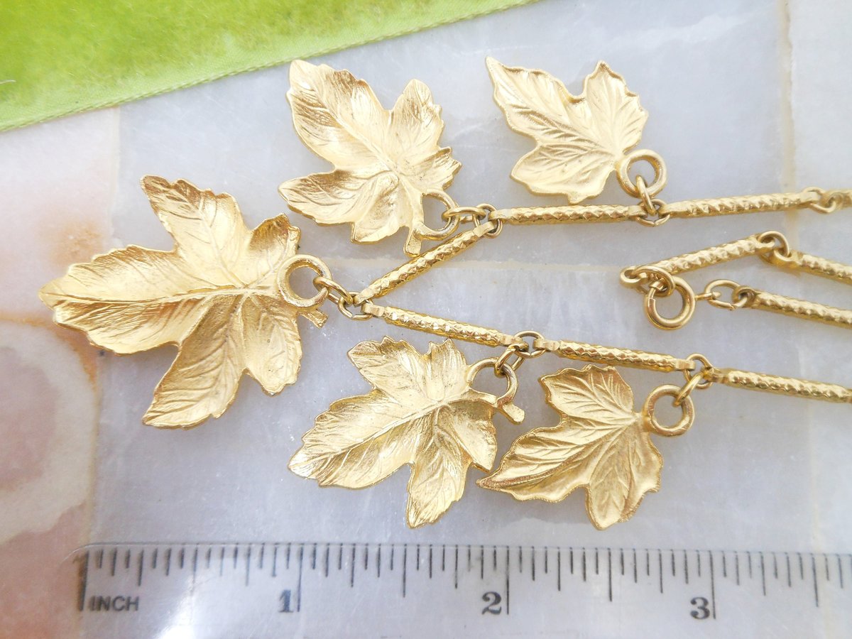 Vintage Leaf Charm Pendant Necklace Maple Dangle Collar Chain  Gold Tone Plate Mid Century Jewelry Gift, VivianJoel.com
