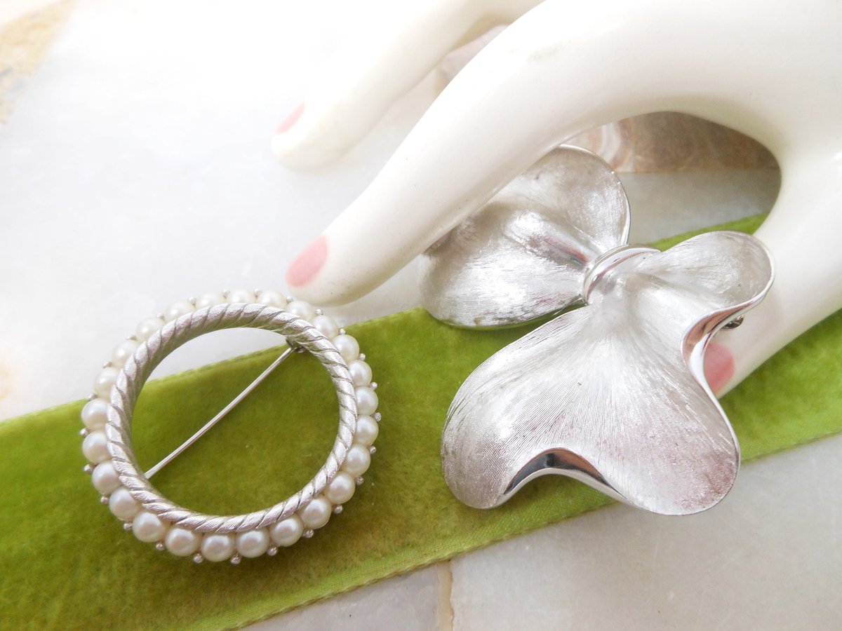 Vintage LOT 2 Crown TRIFARI Bow Pin Pearl Brooch Wreath Circle Classic Silvertone Designer Mid Century Jewelry Gift, VivianJoel.com