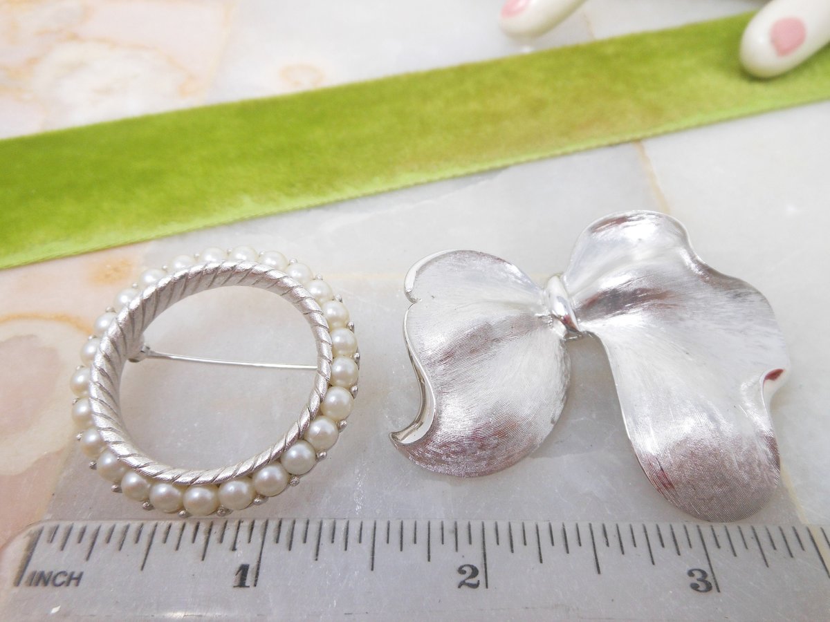 Vintage LOT 2 Crown TRIFARI Bow Pin Pearl Brooch Wreath Circle Classic Silvertone Designer Mid Century Jewelry Gift, VivianJoel.com