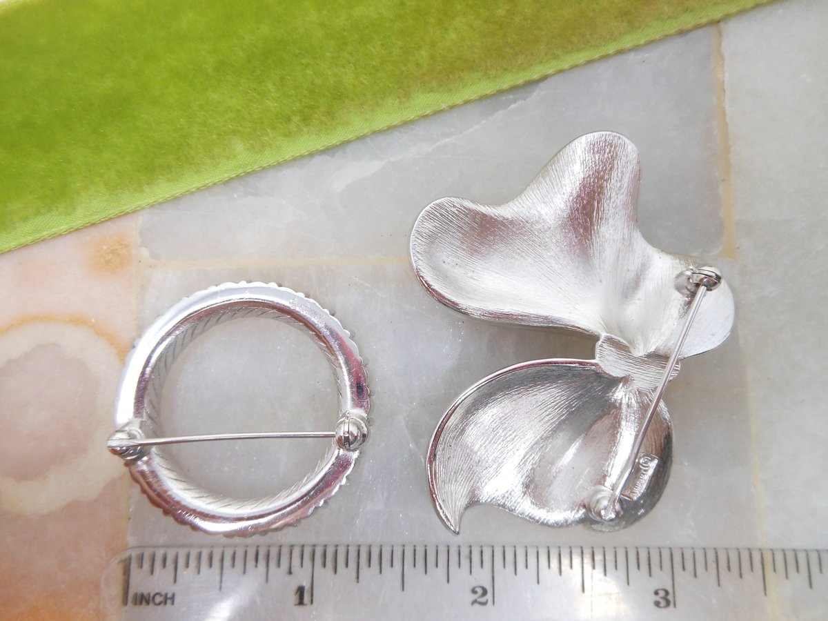 Vintage LOT 2 Crown TRIFARI Bow Pin Pearl Brooch Wreath Circle Classic Silvertone Designer Mid Century Jewelry Gift, VivianJoel.com