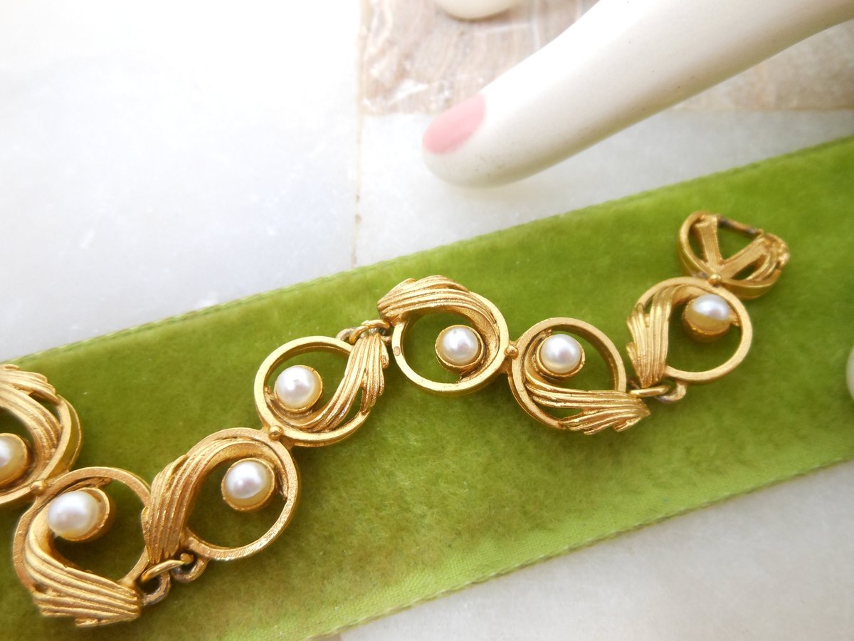 Vintage FLORENZA Multi Link Chain Bracelet Faux Pearl Gold Plate Etruscan Revival Designer Mid Century Jewelry Gift, VivianJoel.com