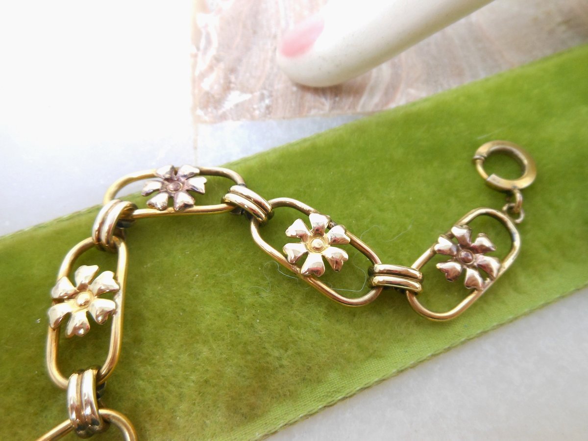 Vintage Gold Fill Flower Bracelet Chain Link Daisy Skinny Chain GF Jewelry Gift Mid Century, VivianJoel.com
