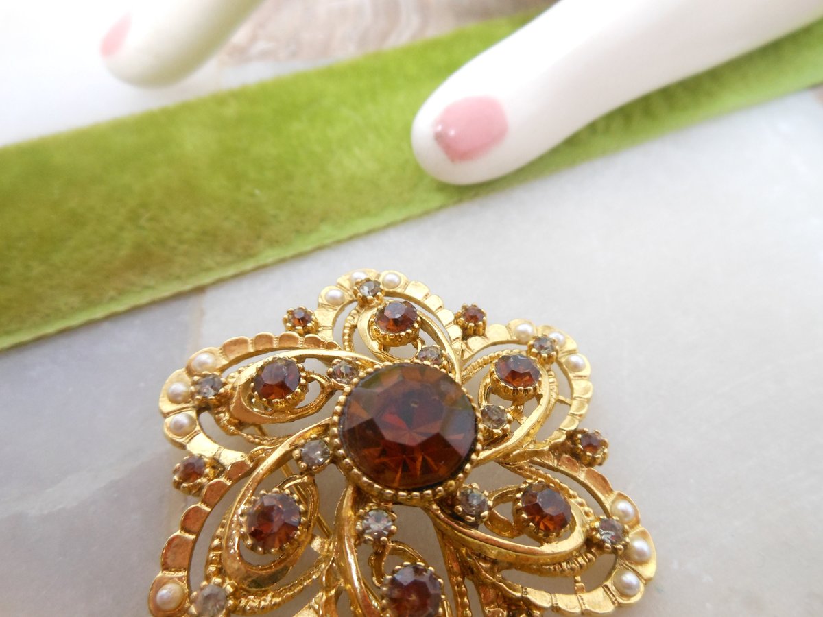 Vintage ART Designer Signed Brooch Ornate Flower Pin Rhinestone Faux Pearl ARTHUR PEPPER Mid Century Jewelry Gift, VivianJoel.com