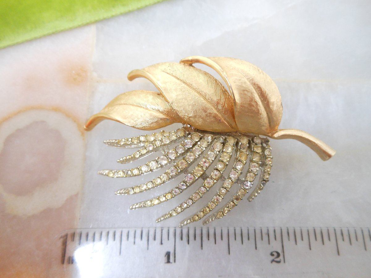 Vintage JUDY LEE Brooch Earrings Set Rhinestone Leaf Pin Gold Plate Demi Parure Mid Century Designer Jewelry, VivianJoel.com