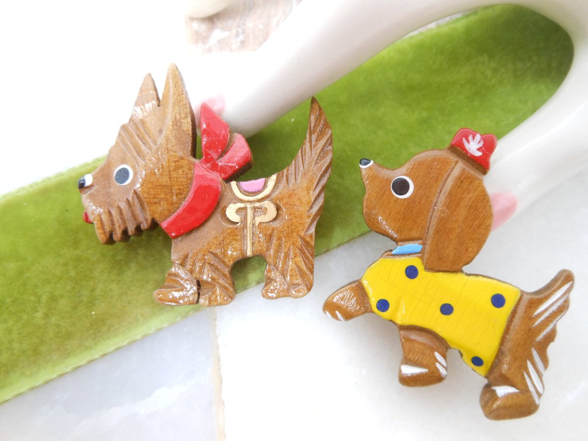 Vintage LOT 2 Carved Wood Pin Scottie Scotty Dog Terrier Brooch Jewelry Gift Japan Kitsch Artisan Mid Century, VivianJoel.com