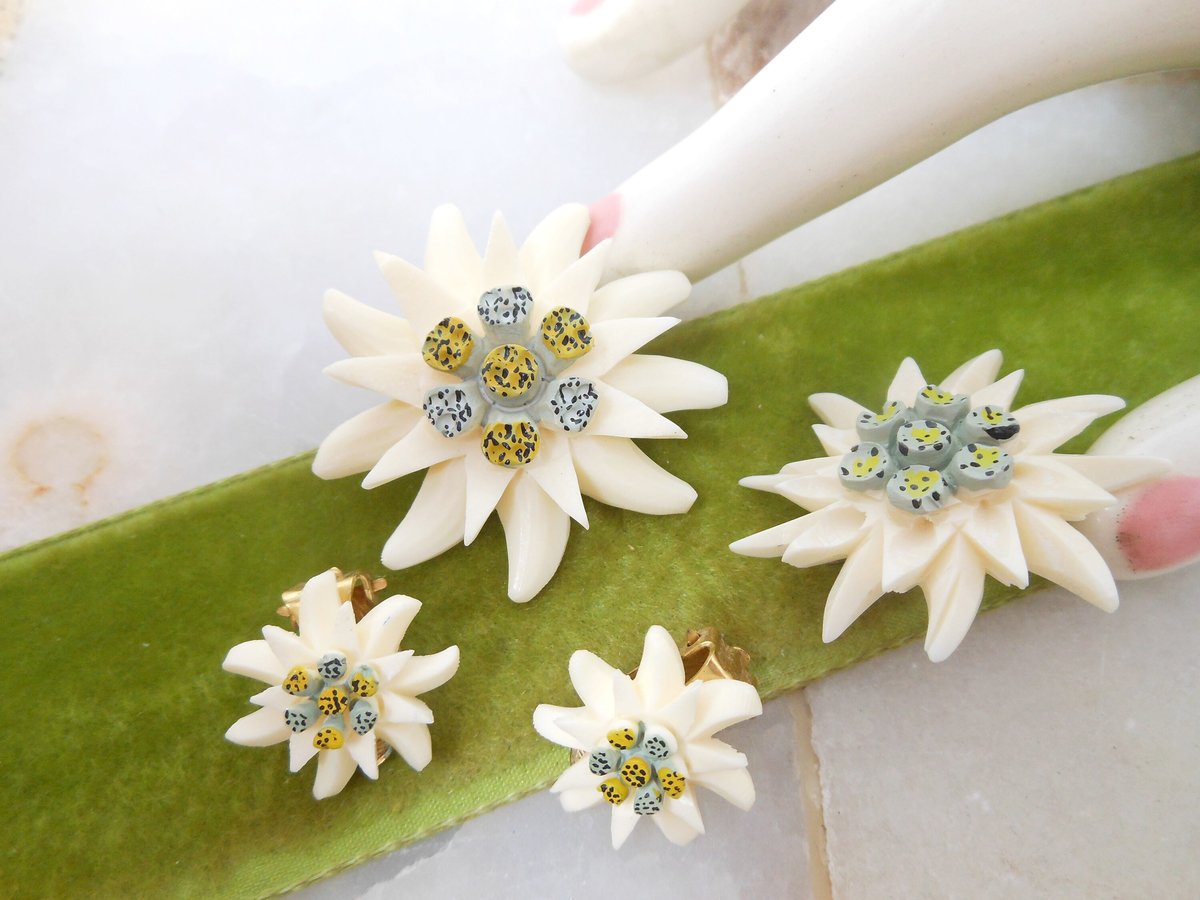Vintage Edelweiss Scatter Pin Set Artisan Carved Flower Brooch Bovine Bone Handcraft Love Gift Jewelry Mid Century Gift, VivianJoel.com