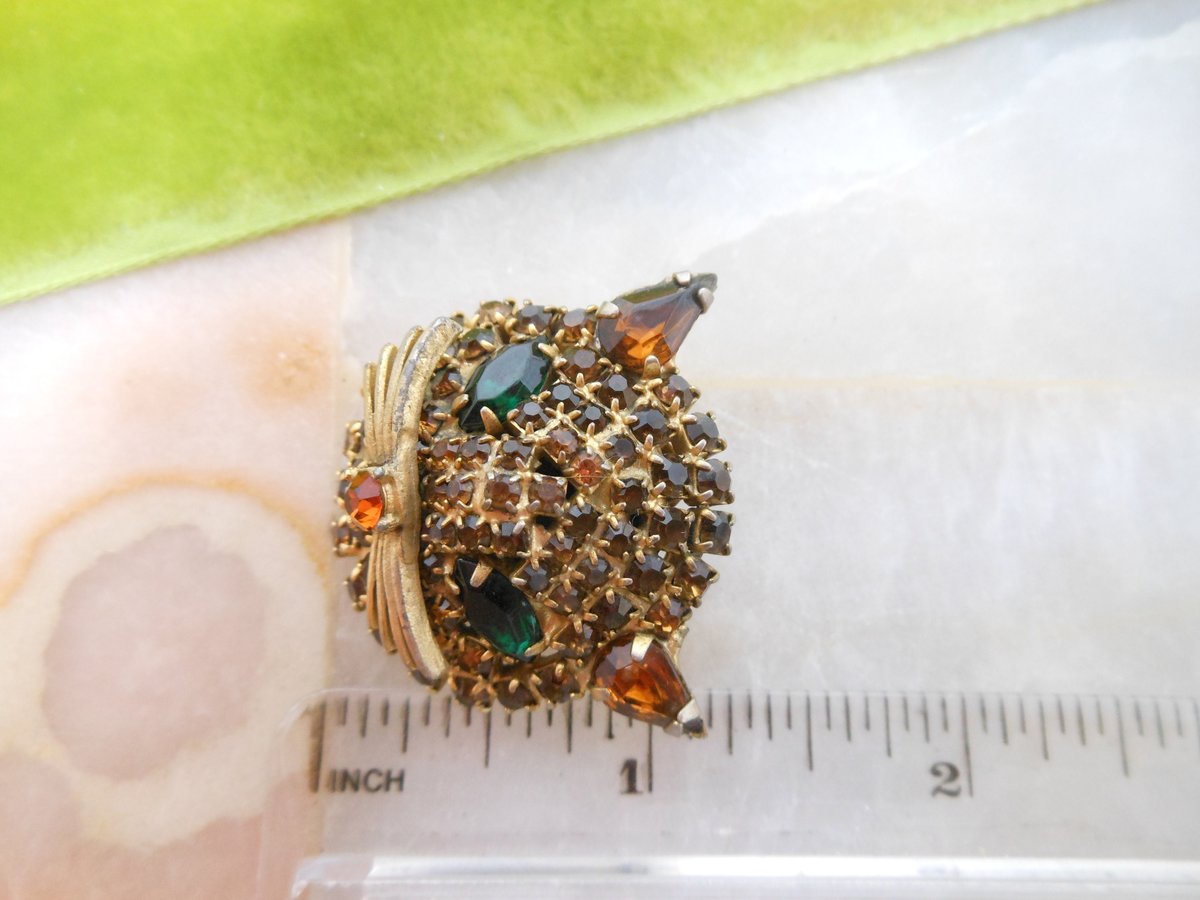 Vintage WEISS Rhinestone Cat Brooch Crystal Kitty Face Pin Designer Mid Century Figural Jewelry Gift *Unsigned*, VivianJoel.com