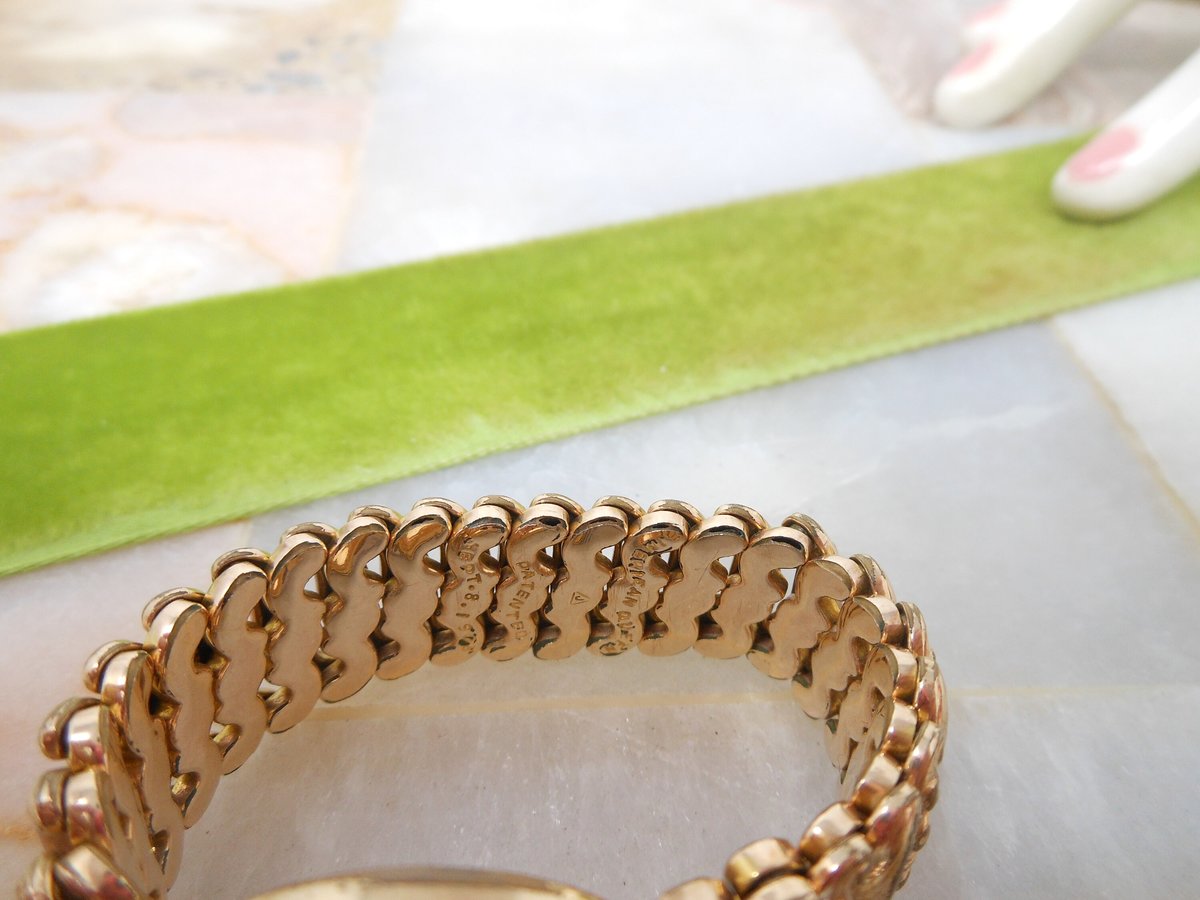 Vintage AMERICAN QUEEN Sweetheart Bracelet Expansion Gold Fill Medallion Valentine Mid Century WW1 Era 1908 Jewelry *As IS*, VivianJoel.com