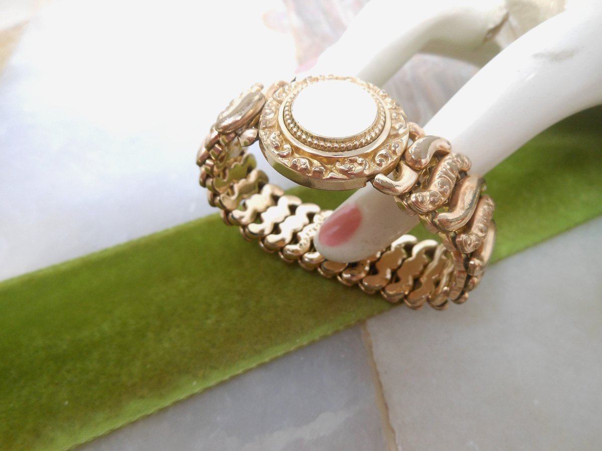 Vintage AMERICAN QUEEN Sweetheart Bracelet Expansion Gold Fill Medallion Valentine Mid Century WW1 Era 1908 Jewelry *As IS*, VivianJoel.com