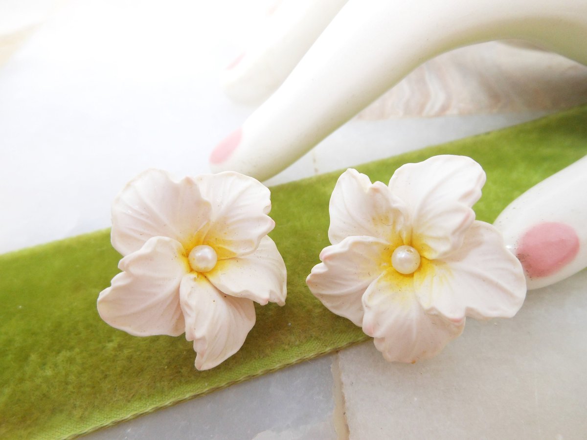 Vintage Hibiscus Flower Earrings Pierced Post Tropical Tiki Wedding Faux Pearl Jewelry Gift Mid Century, VivianJoel.com