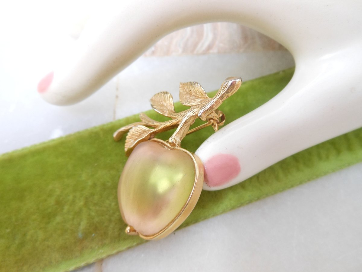 Vintage SARAH COVENTRY Brooch Apple Fruit Pin Luminous Lucite Delicious Mid Century Collectible Gift, VivianJoel.com
