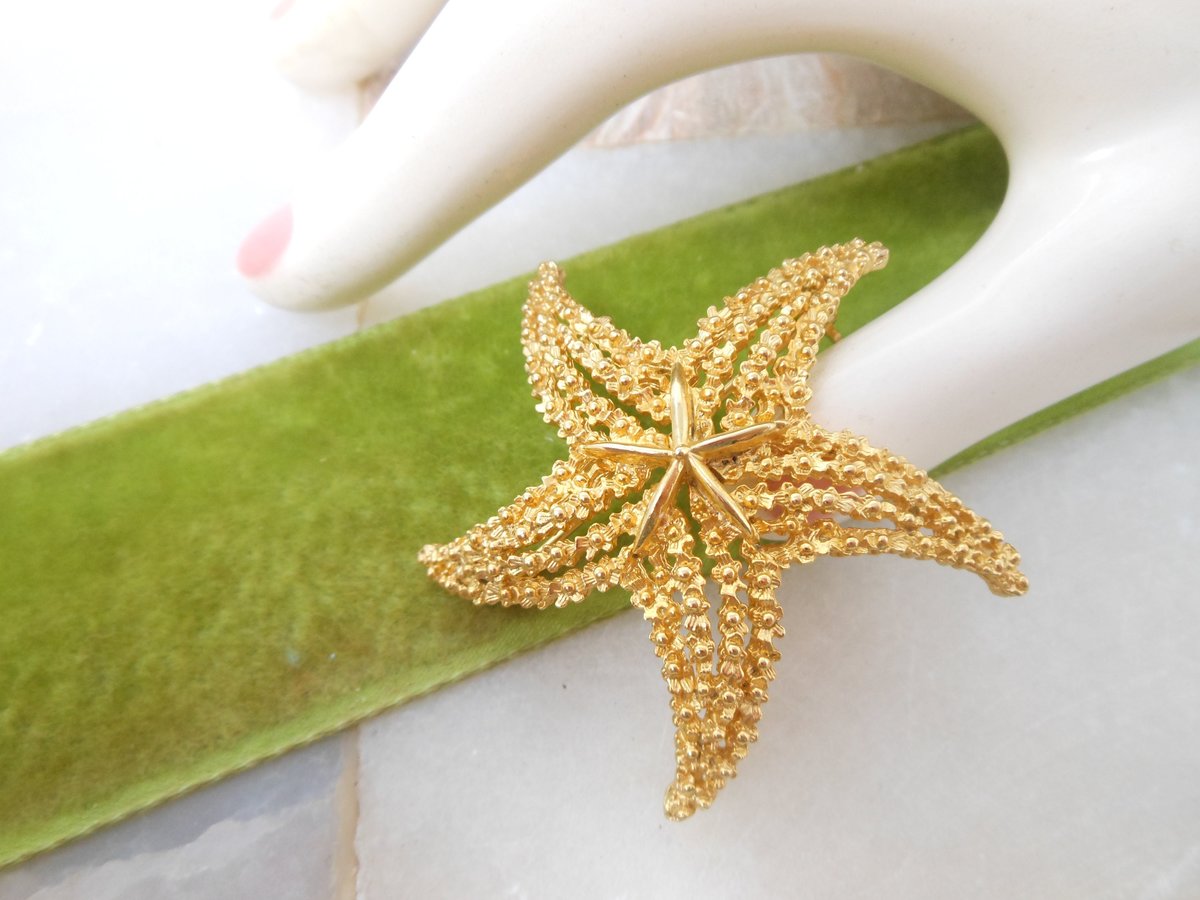 Vintage CORO Starfish Pin Gold Plate Figural Brooch Beach Tiki Tropical Designer Mid Century Jewelry Gift, VivianJoel.com