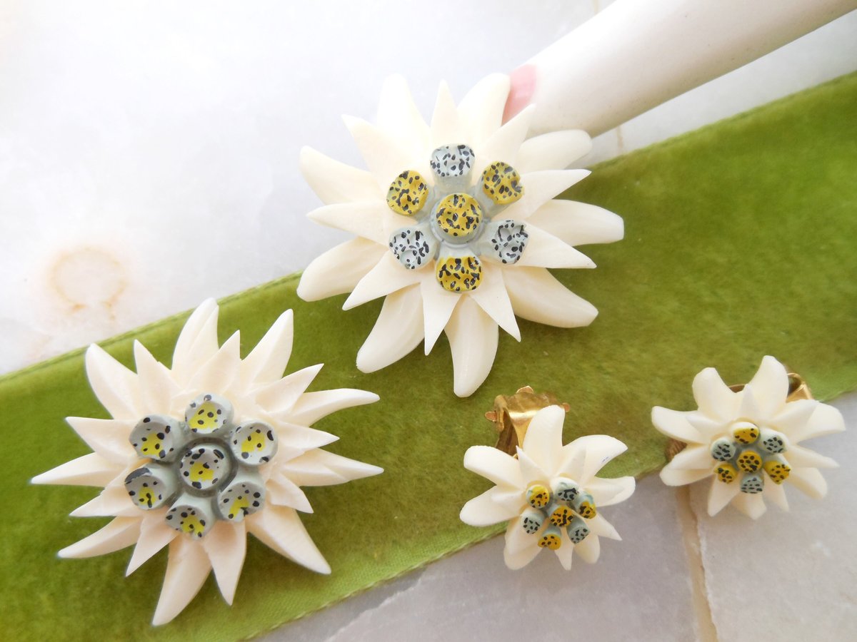 Vintage Edelweiss Scatter Pin Set Artisan Carved Flower Brooch Bovine Bone Handcraft Love Gift Jewelry Mid Century Gift, VivianJoel.com