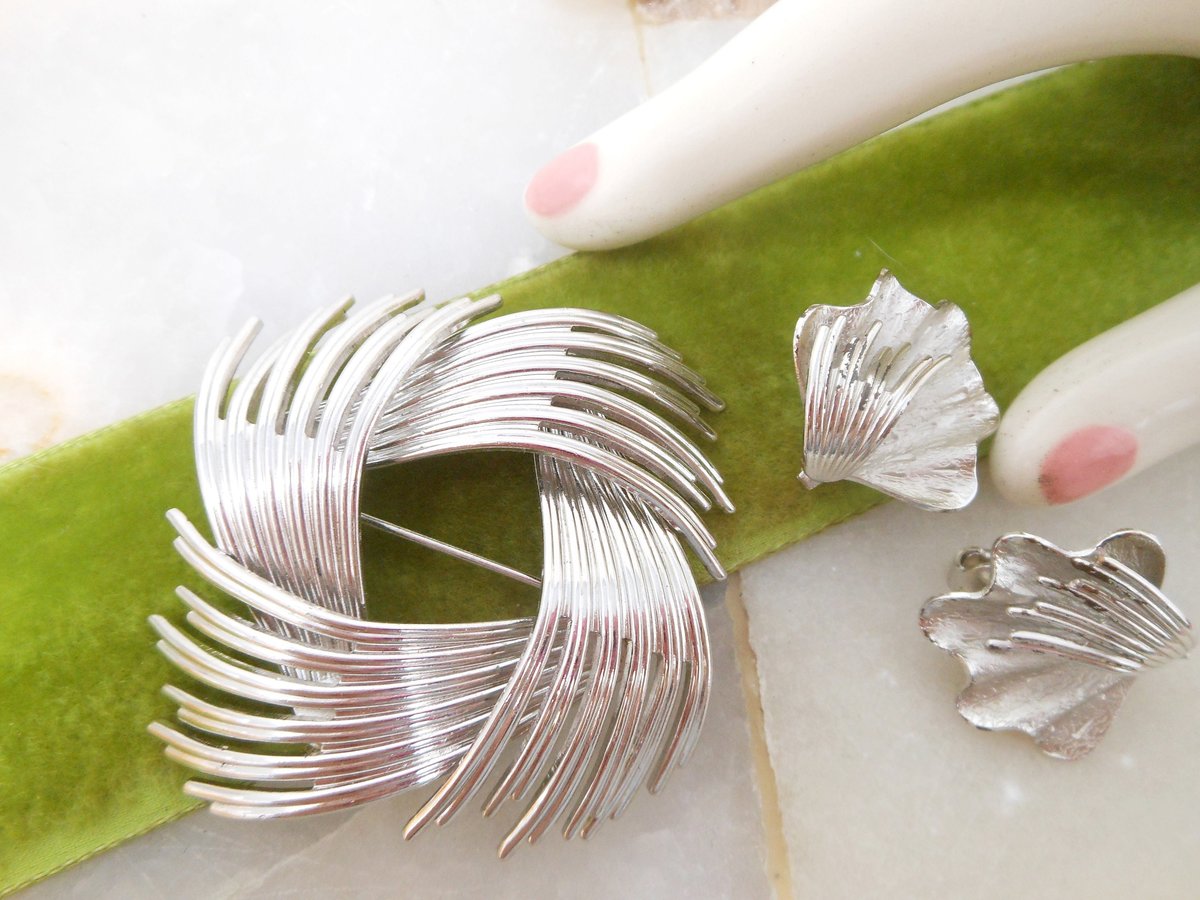 Vintage CORO Pegasus Brooch Earrings Set Demi Parure Clip On Designer Classic Modernist Classic Pin Mid Century Jewelry Gift, VivianJoel.com