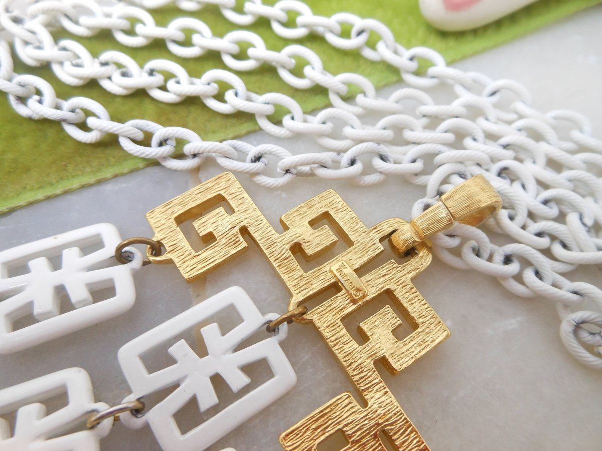 Vintage Crown TRIFARI Pendant Necklace Modernist Swingy Dangle White Enamel Designer Chain Mid Century Jewelry *Flaws As Is*, VivianJoel.com