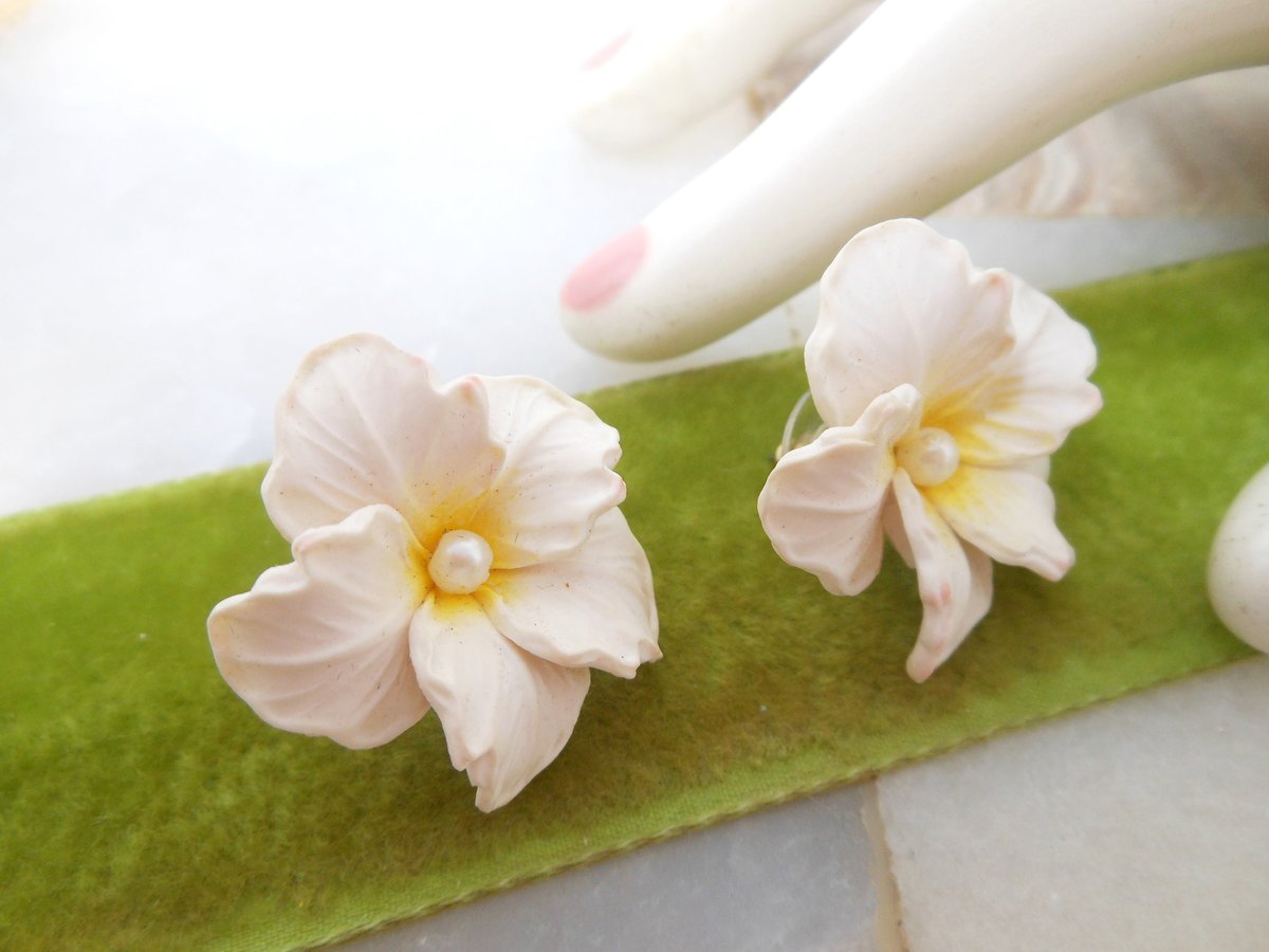 Vintage Hibiscus Flower Earrings Pierced Post Tropical Tiki Wedding Faux Pearl Jewelry Gift Mid Century, VivianJoel.com