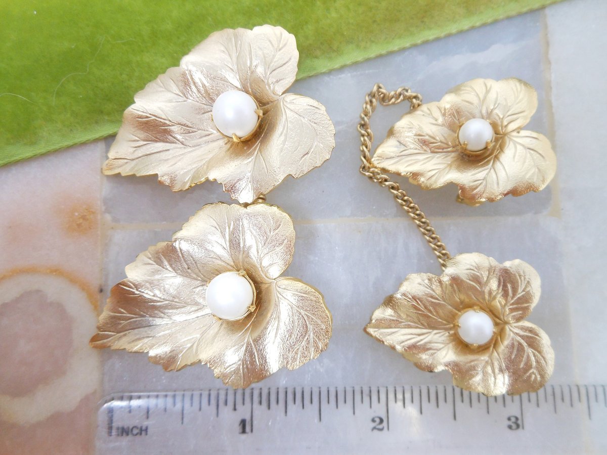 Vintage SARAH COVENTRY Set Chatelaine Sweater Scatter Brooch Earrings Pearl Leaf Chit Chat Designer Jewelry Gift Mid Century, VivianJoel.com